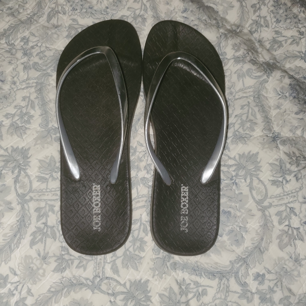 Joe Boxer durable sandals